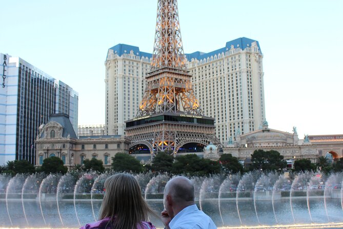1.5-Hour Las Vegas Strip Limo Tour with Champagne and Photo Stops - What this Las Vegas limo tour is really for