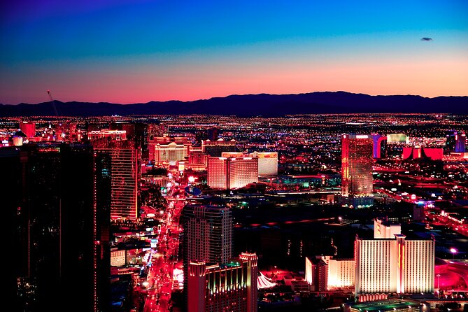 1.5-Hour Las Vegas Strip Limo Tour with Champagne and Photo Stops - Ending at Foundation Room