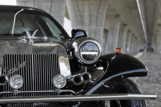 1 hour ride in vintage limousine - Champagne, photographs, and the celebration factor