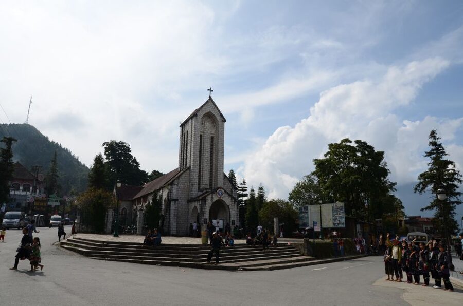 2 Day-2 Night Sapa Trekking: Overnight Train &Limousine Bus - A free morning in Sapa, with Fansipan as an option