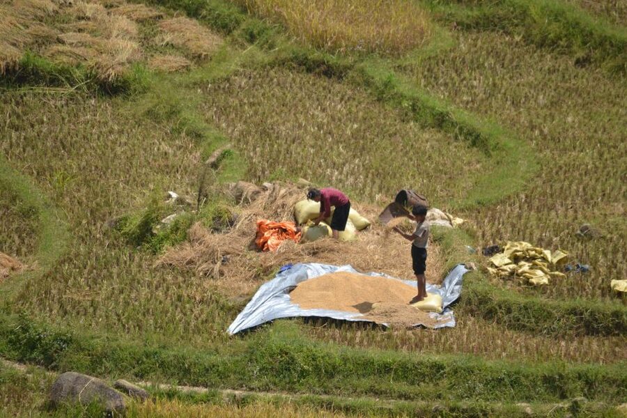 2 Day-2 Night Sapa Trekking: Overnight Train &Limousine Bus - Night train from Hanoi to Lao Cai