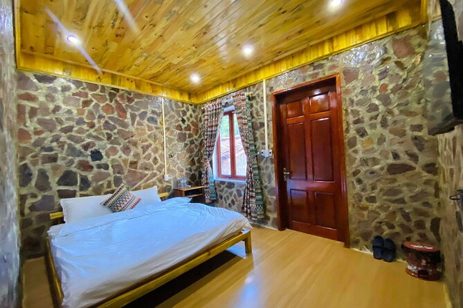 2 Days 1 Night Ban Gioc Waterfall Tour from Hanoi By Limousine - Rice fields, border roads, and a sugarcane village