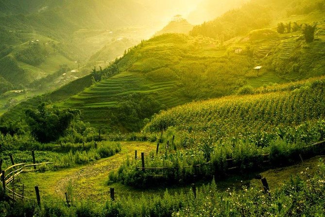 2 Days 1 night Sapa Tour from Hanoi by Limousine/Sleeper bus - Cat Cat Village, waterfalls, and H’mong crafts