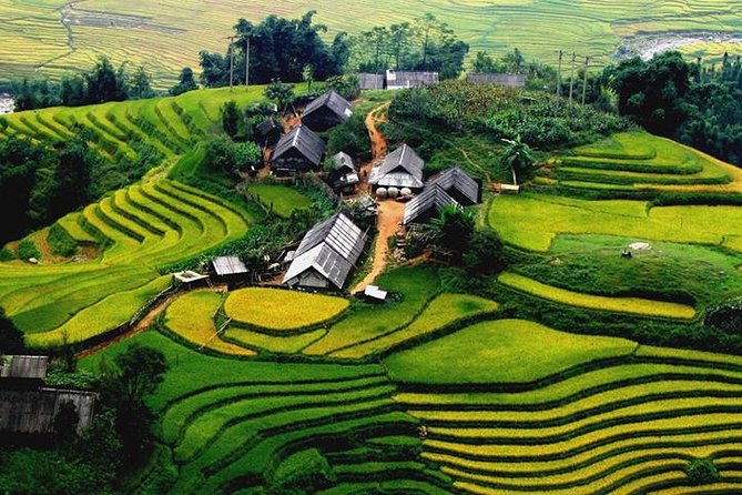 2 Days 1 night Sapa Tour from Hanoi by Limousine/Sleeper bus - The early ride from Hanoi to Sapa