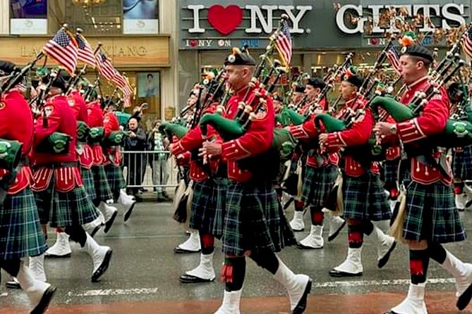 3 Hour NYC Private Limousine Tour - Times Square and Midtown’s grand landmarks