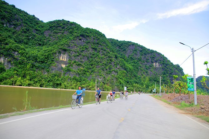 A Comfortable Trang An - Bai Dinh Limousine small group tour 1 day - The 7:30 am departure from Hanoi