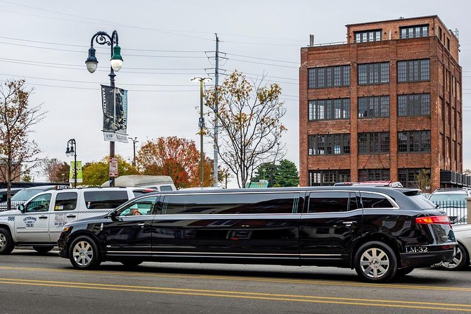 Airport luxury arrival ride by SUV, Sedan, Minibus or Limousine - Comfort, extras, and the real value of $299