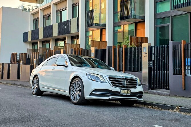 Airport Transfers - Chauffeur Car & Limo Services of Melbourne - Finding Your Chauffeur at the Airport