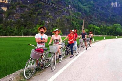 Amazing Luxury Hoa Lu Tam Coc 1 Day – Small Group Tour With Limousine bus