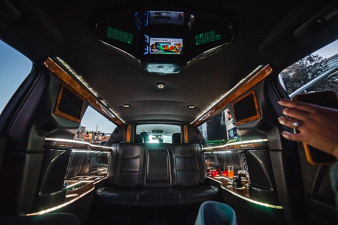 Arrival Transfer: Private Luxury 8 Passenger Limousine Service - Who will get the most value from it