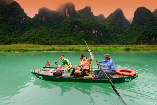 Bai Dinh pagoda - Trang An 1 day with Limousine bus - Lunch between the two major sights