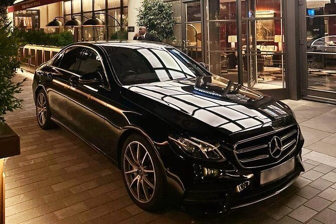 Chauffeur Limo Service From Heathrow Airport to London any Hotels - Finding the chauffeur at each Heathrow terminal