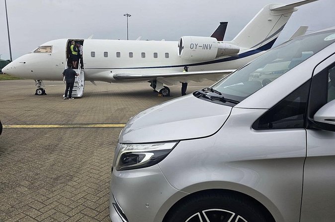 Chauffeur Limo Service From London any Hotels to Heathrow Airport - Inside the car: practical comforts, not a guided tour