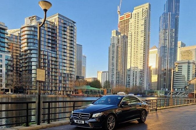 Chauffeur Limo Service From London any Hotels to Heathrow Airport - Finding your chauffeur in the arrival hall