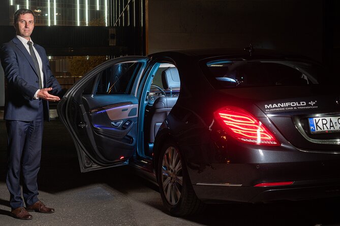 Cracow to airport transfer by Luxurious VIP limo - Going from Kraków to Balice
