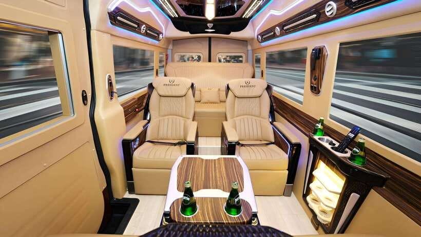 Da Nang: Ba Na Hills and Golden Bridge Limousine Tour - The cable car ride gives you the first big view