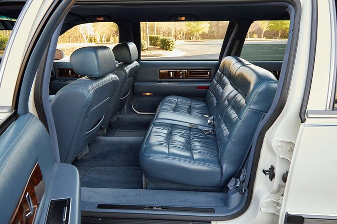 Death Becomes Her Funeral Limo Tour of Los Angeles - What the guide adds to the ride