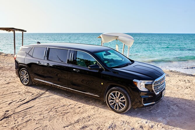 Deluxe GMC Limousine from Cancun Airport to Puerto Morelos - The short ride from Cancun to Puerto Morelos
