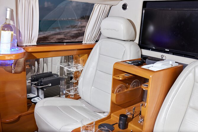 Deluxe Limousine GMC from Cancun Airport - Inside the GMC limousine