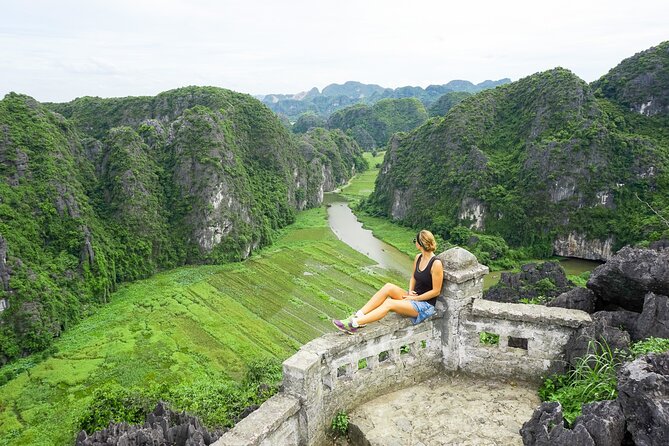 Deluxe & Small Group Hoa Lu Tam Coc Mua Cave Full Day Tour - Limousine Transfer - Hoa Lu and Vietnam’s early royal dynasties