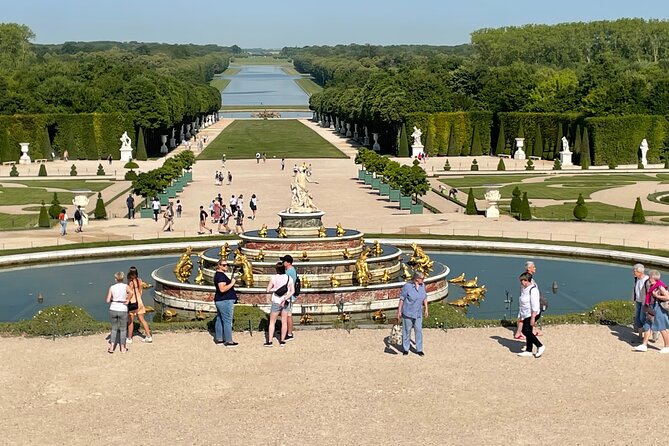 Excursion CHATEAU DE VERSAILLES and GIVERNY in Limousine from Paris - Why this pairing works so well
