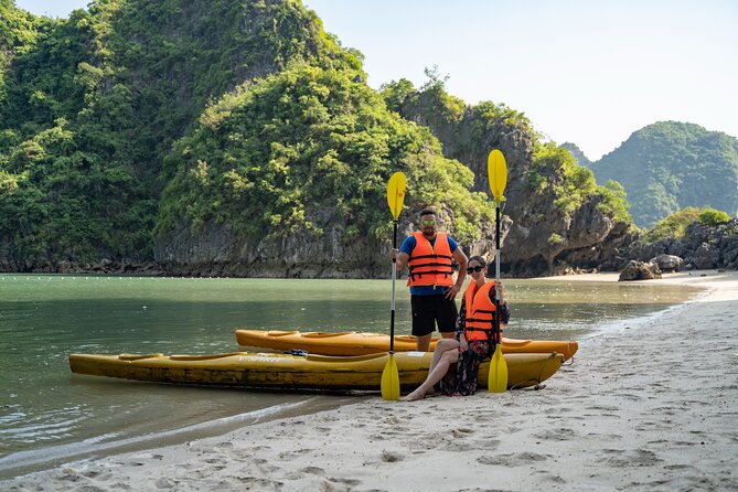 From Hanoi: 2D1N Ha Long Bay Deluxe Cruise with Bus Limousine - A private cabin makes the overnight worthwhile