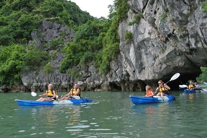 From Hanoi- Halong Bay 1 Day Save Cost With Limousine Bus Option - Choosing between kayaking and a bamboo boat