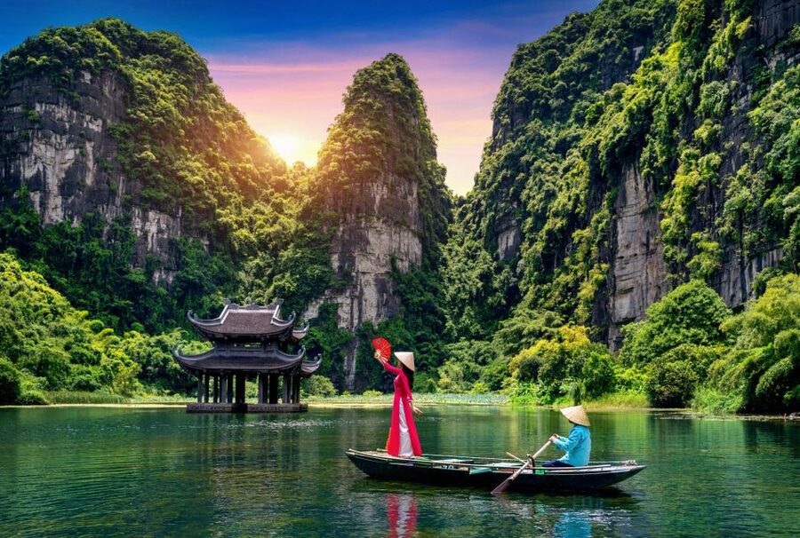 From Hanoi: Hoa Lu-Trang An-Mua Cave Luxury Trip w/Limousine - Key points before you book