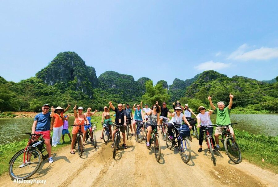 From Hanoi: Hoa Lu-Trang An-Mua Cave Luxury Trip w/Limousine - Who will get the most from this tour