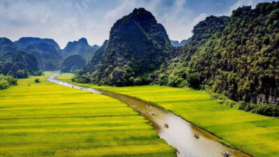 Ninh Binh Day Trip by Limousine with Lunch