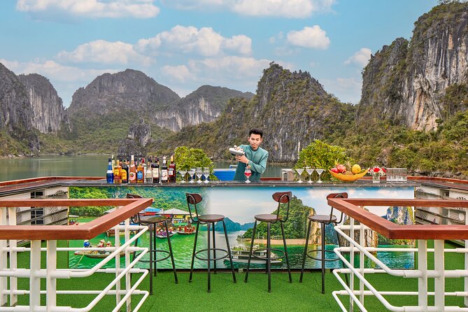 Full Day Halong Bay Luxury Limousine Bus & Buffet Lunch - Hang Luon by kayak or bamboo boat