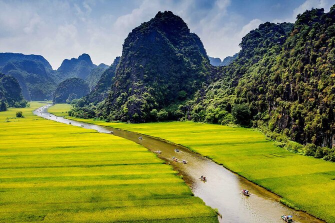 Full day Hoa Lu, Tam Coc and Mua Cave by Limousine from Hanoi - Lunch, cycling, and the active middle of the day