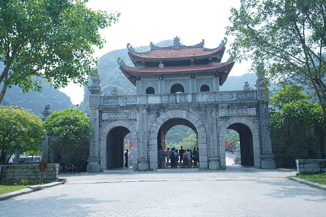 Full Day Hoa Lu/Tam Coc/ Mua Cave Tour by Limousine Bus - Why this Ninh Binh day trip works