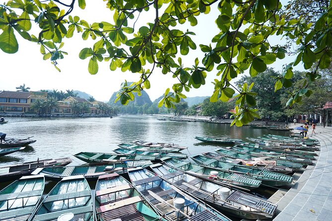 Full Day Hoa Lu/Tam Coc/ Mua Cave Tour by Limousine Bus - A short bicycle ride through Ninh Hai
