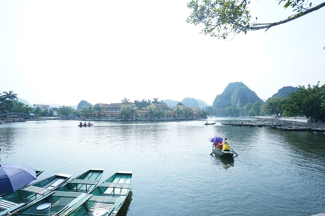 Full Day Hoa Lu/Tam Coc/ Mua Cave Tour by Limousine Bus - What the guide adds to the day