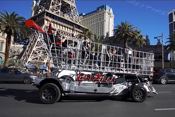Giant Shopping Cart Limo Ride in Las Vegas - The Welcome sign and the long run south