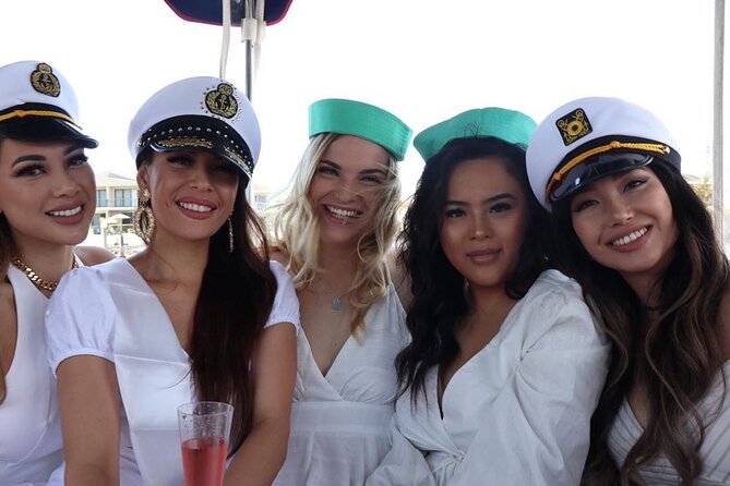Gold Coast Private Skippered Limo on the Water Canal Cruise - Who will get the most from this cruise