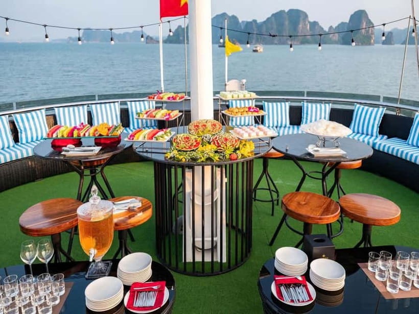Ha Long Bay Cruise w/ Jacuzzi, Kayak & Limo from Hanoi - The long road back to Hanoi
