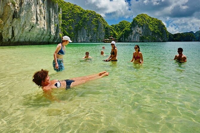 Halong Bay Day Tour 6Hour Deluxe Cruise Limousine Bus Small Group - What the group size means on this boat