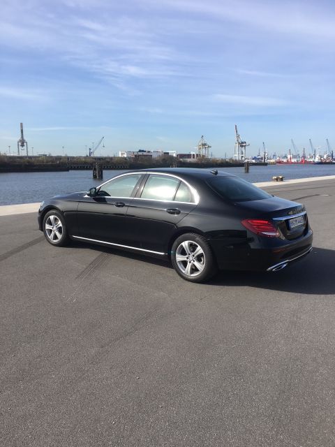 Hamburg: 3-Hour Limousine Tour with Driver-Guide - Reeperbahn and the city’s edgier side