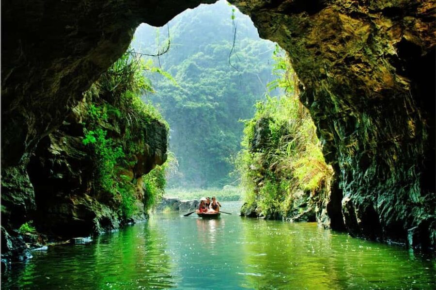 Hanoi: Full-Day Hoa Lu - Trang An & Mua Cave by Limousine - Who should book the full option