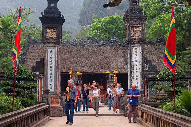 Hanoi - Hoa Lu - Tam Coc - Mua Cave - 1 Day / By Luxury Limousine & Small Group - Should you book it?