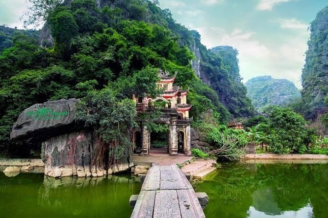 Hoa Lu -Tam Coc - Mua Cave Full Day Trip with Limousine Bus - Tam Coc and the Bich Dong countryside
