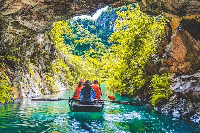 Hoa Lu Trang An and Mua Cave by Limousine from Hanoi - Hoa Lu, Vietnam’s ancient capital from 968 to 1010