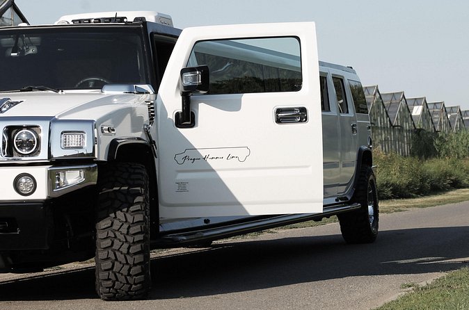 Hummer Limousine Airport Transfer - Timing and meeting arrangements