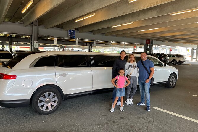 JFK Airport Limo Pick-up With Extra One Hour NYC Limo Sightseeing Tour - JFK pickup with less airport stress