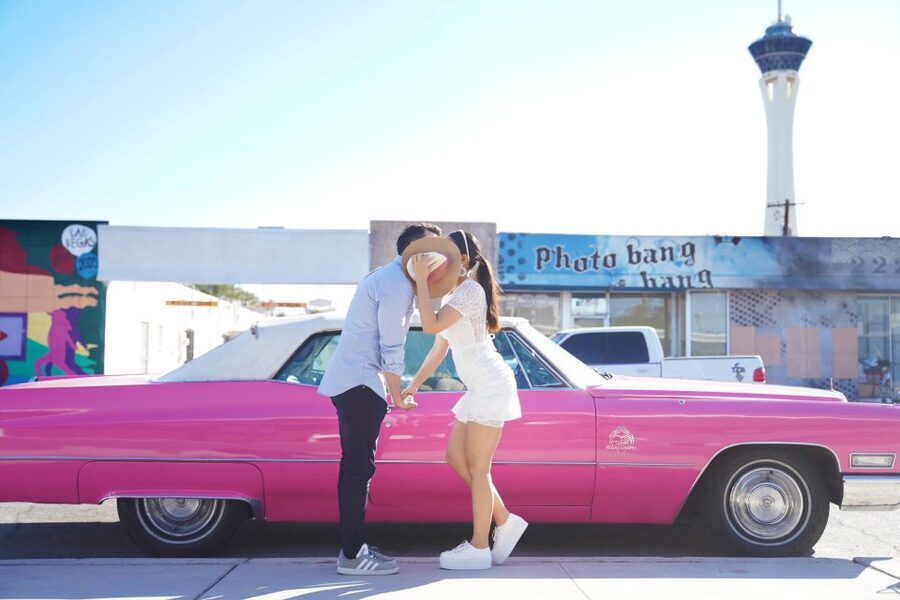Las Vegas: Elvis Themed Wedding with Limousine - Flowers, photographs, and the Elvis photo session
