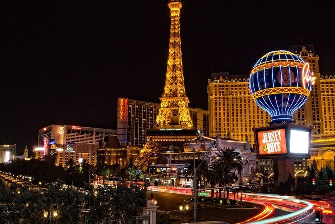 Las Vegas Strip at night like a Star with champagne by luxury limo - 3 or 5 hrs - Hotel pickup, timing, and group size