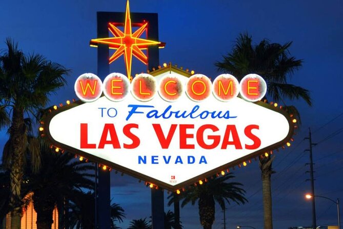 Las Vegas Strip at night like a Star with champagne by luxury limo - 3 or 5 hrs - Family groups, celebrations, and airport timing