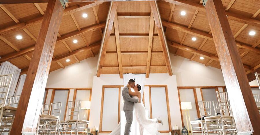 Las Vegas Wedding with Limousine Transportation - What is included for the $499 price